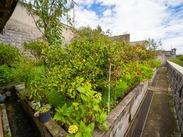 Casa Independiente con terreno En Venta - Armenia Valle de los Chillos