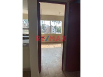 Alquiler De Departamento Duplex En Estreno En El Segundo Y Tercer Piso, Distrito Ate