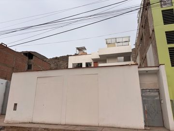 Alquiler De Departamento Duplex En Estreno En El Segundo Y Tercer Piso, Distrito Ate