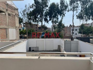 Alquiler De Departamento Duplex En Estreno En El Segundo Y Tercer Piso, Distrito Ate