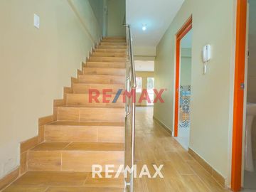 Alquiler De Departamento Duplex En Estreno En El Segundo Y Tercer Piso, Distrito Ate