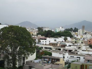 VENDO DEPARTAMENTO DÚPLEX MAS COCHERA Y DEPOSITO