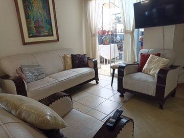 VENDO DEPARTAMENTO DÚPLEX MAS COCHERA Y DEPOSITO