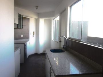 VENDO DEPARTAMENTO DÚPLEX MAS COCHERA Y DEPOSITO