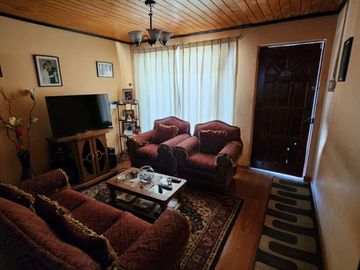 Casa Esquina En Buen Barrio De Talca