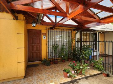 Casa Esquina En Buen Barrio De Talca