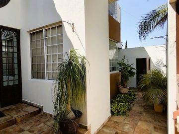 CASA EN VENTA EN LOMA DORADA