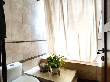CASA EN VENTA EN LOMA DORADA