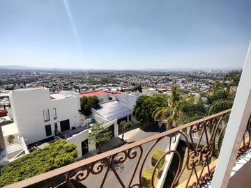 CASA EN VENTA EN LOMA DORADA