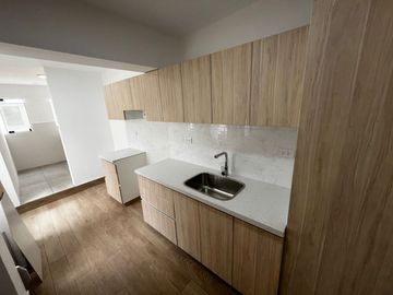 ELEGANTE DEPARTAMENTO REMODELADO EN LA MOLINA – 3 DORMITORIOS