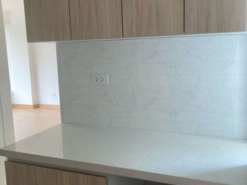 ELEGANTE DEPARTAMENTO REMODELADO EN LA MOLINA – 3 DORMITORIOS