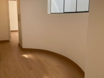 ELEGANTE DEPARTAMENTO REMODELADO EN LA MOLINA – 3 DORMITORIOS