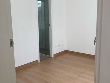 ELEGANTE DEPARTAMENTO REMODELADO EN LA MOLINA – 3 DORMITORIOS