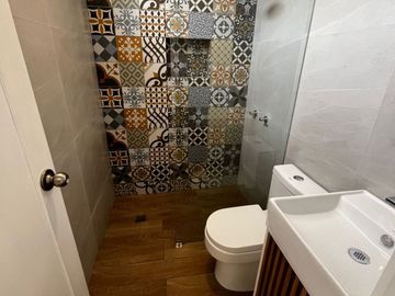 ELEGANTE DEPARTAMENTO REMODELADO EN LA MOLINA – 3 DORMITORIOS