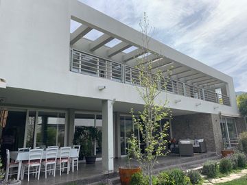 Exclusiva Casa Mediterránea En Condominio La Reserva