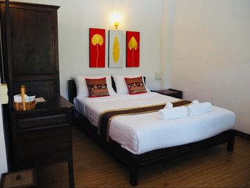 Hotel business for rent on Ku Muang Road, Old City, prime location, Tha Phae Gate area, with valid license