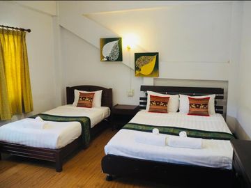 Hotel business for rent on Ku Muang Road, Old City, prime location, Tha Phae Gate area, with valid license