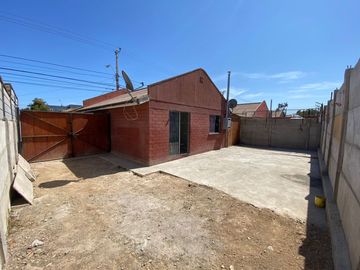 Casa en venta Coquimbo excelente ubicacion valor conversable .