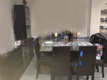 VENDO CASA DE 3 PISOS URB. MIRAFLORES (ALORA)