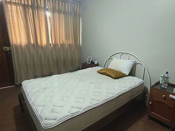 VENDO CASA DE 3 PISOS URB. MIRAFLORES (ALORA)