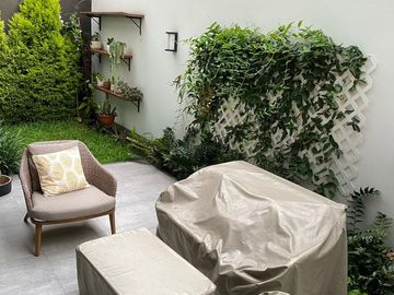 Vendo moderno departamento flat de 156 m2 y 3 Dorm. en el límite de Lince con San Isidro.