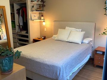 Vendo moderno departamento flat de 156 m2 y 3 Dorm. en el límite de Lince con San Isidro.