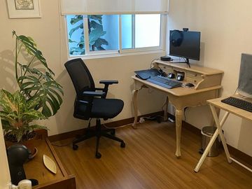 Vendo moderno departamento flat de 156 m2 y 3 Dorm. en el límite de Lince con San Isidro.