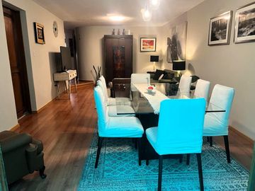 Lindo dpto., 1er. Piso, 3 dorms, 3 baños, 1 estac.