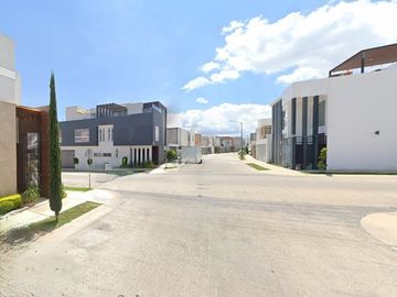 BONITA CASA EN VILLA MAGNA SLP