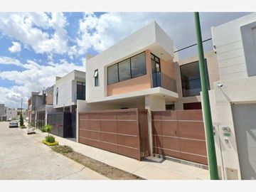 BONITA CASA EN VILLA MAGNA SLP