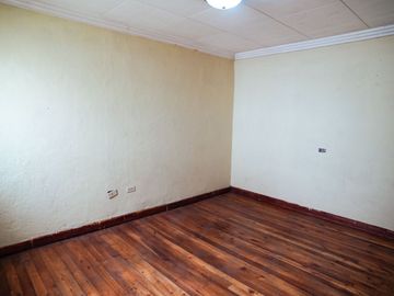 Casa con Local Comercial en Venta, Av de las Américas, Miraflores