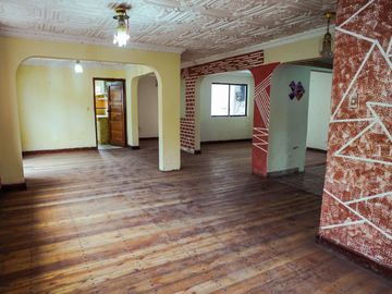 Casa con Local Comercial en Venta, Av de las Américas, Miraflores