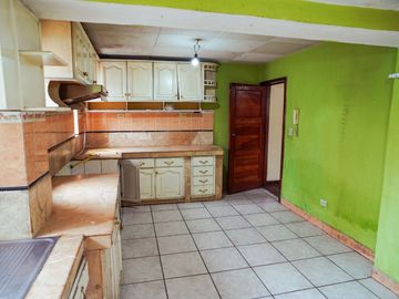 Casa con Local Comercial en Venta, Av de las Américas, Miraflores