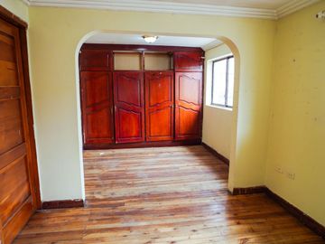 Casa con Local Comercial en Venta, Av de las Américas, Miraflores
