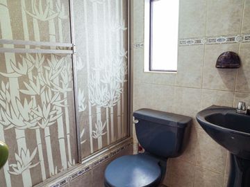 Casa con Local Comercial en Venta, Av de las Américas, Miraflores