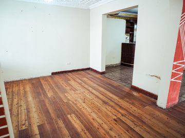 Casa con Local Comercial en Venta, Av de las Américas, Miraflores