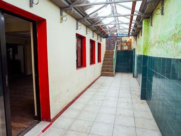 Casa con Local Comercial en Venta, Av de las Américas, Miraflores