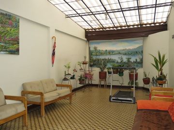 VENDO CASA EN QUINTA PAREDES