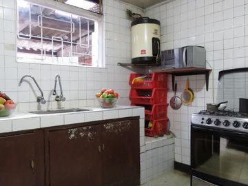 VENDO CASA EN QUINTA PAREDES