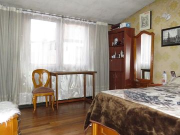VENDO CASA EN QUINTA PAREDES
