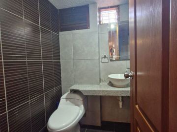 ¡Vive la experiencia de San Isidro - San Borja en este encantador departamento!