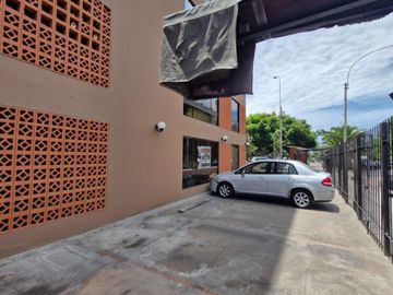 ¡Vive la experiencia de San Isidro - San Borja en este encantador departamento!