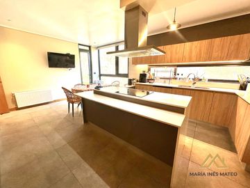 Departamento en Lomas De San Andrés, amplio y de alto estándar