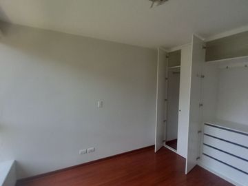 Dúplex en Venta en Santiago de Surco – Frente a Parque y en Ubicación Privilegiada