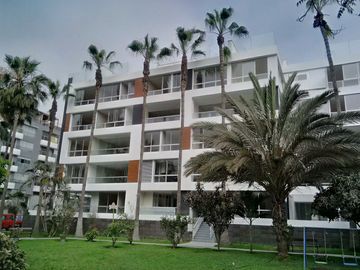 Dúplex en Venta en Santiago de Surco – Frente a Parque y en Ubicación Privilegiada