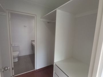 Dúplex en Venta en Santiago de Surco – Frente a Parque y en Ubicación Privilegiada