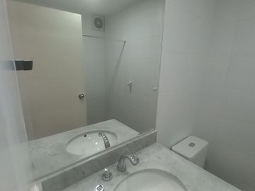 Dúplex en Venta en Santiago de Surco – Frente a Parque y en Ubicación Privilegiada