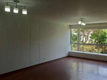 Dúplex en Venta en Santiago de Surco – Frente a Parque y en Ubicación Privilegiada