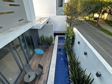 RESIDENCIA CON ALBERCA, CARGADOR AUTOS ELECTRICOS, PANELES SOLARES,  Y RECAMARA EN PLANTA BAJA RESIDENCIAL TIERRAVERDE TIERRA VERDE AL NORTE DE AGS
