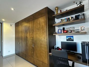 RESIDENCIA CON ALBERCA, CARGADOR AUTOS ELECTRICOS, PANELES SOLARES,  Y RECAMARA EN PLANTA BAJA RESIDENCIAL TIERRAVERDE TIERRA VERDE AL NORTE DE AGS